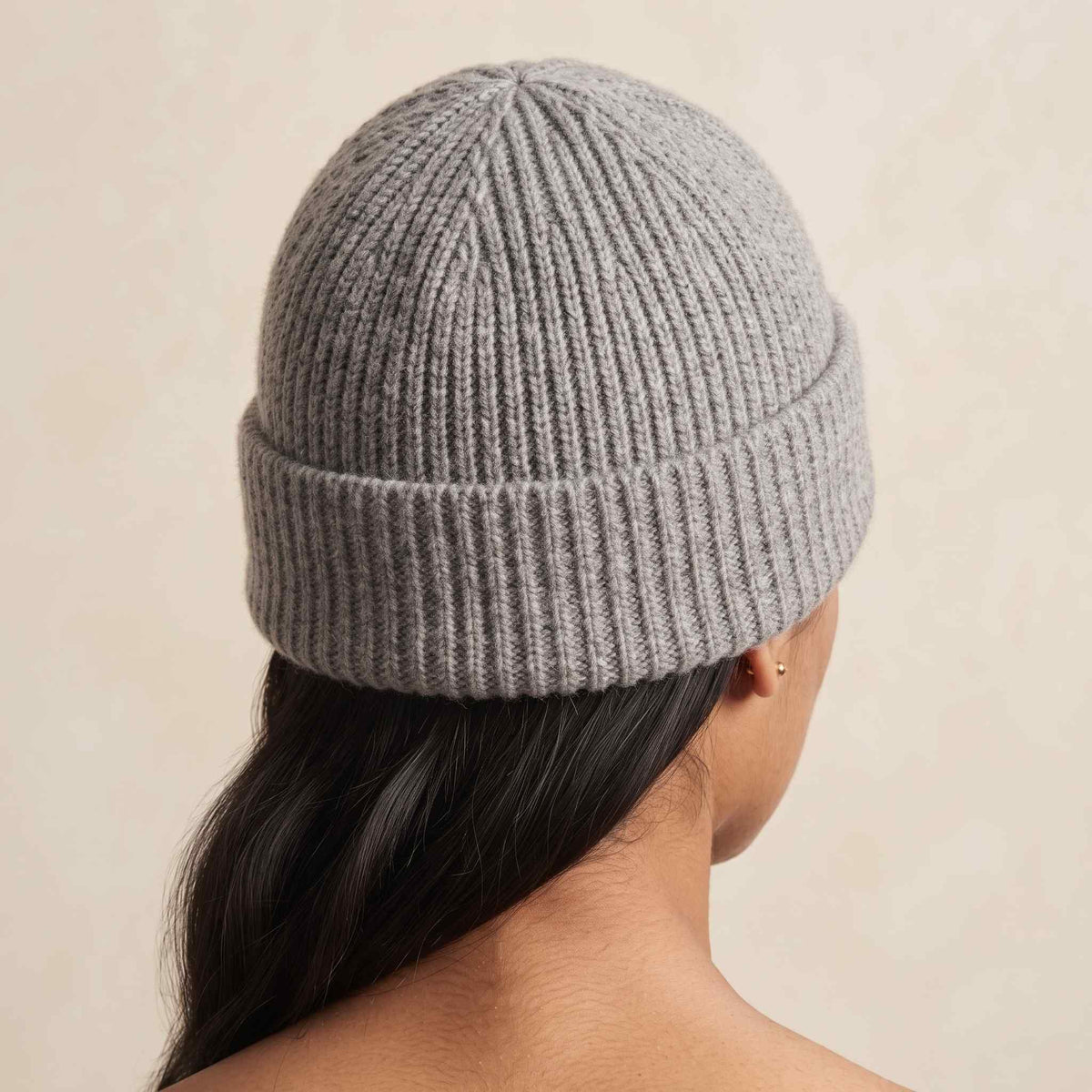 Women's undyed cashmere beanie, natural melange in Light Grey Melange - view 5