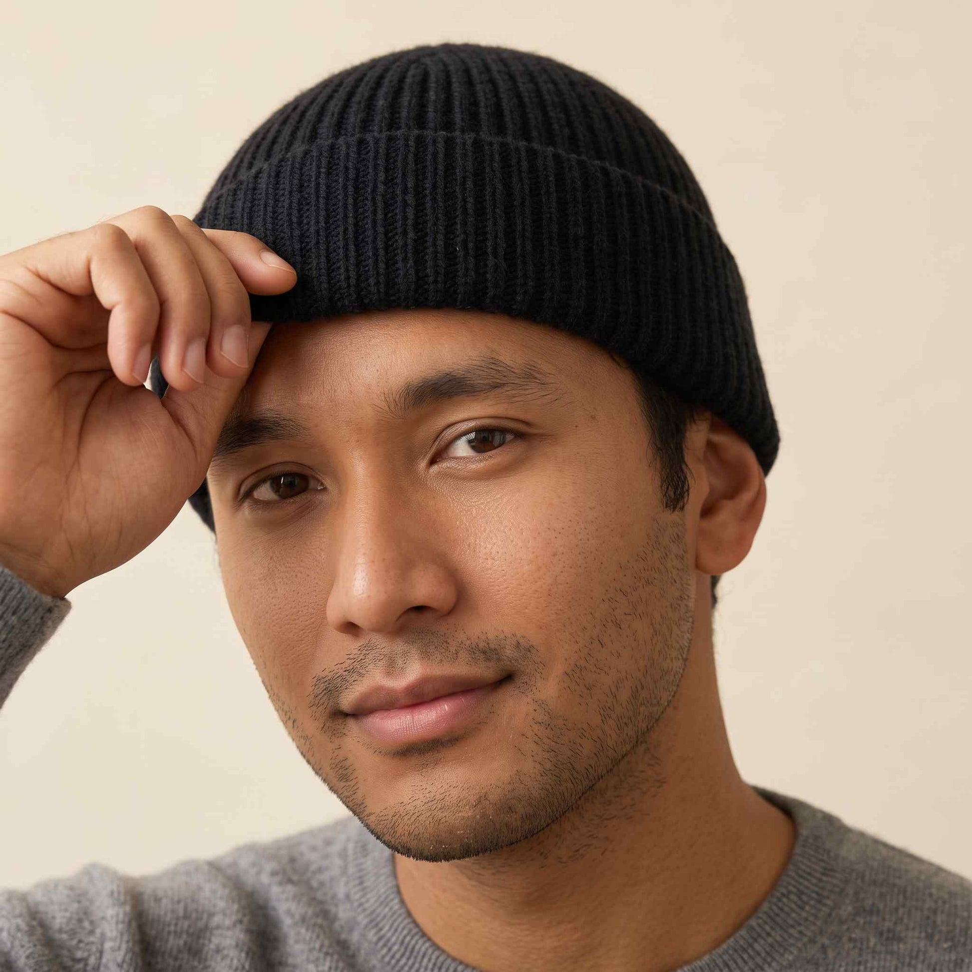 Men's hand-knit ribbed cashmere beanie, Noma in Deep Onyx - view 4