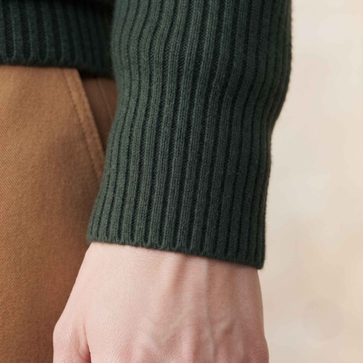 Women's heavyweight ribbed cashmere crewneck sweater in Pine — view 5