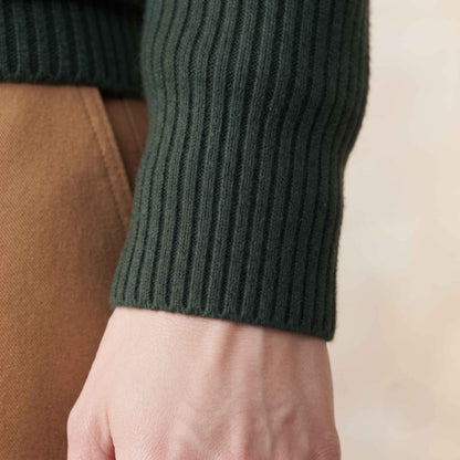 Women's heavyweight ribbed cashmere crewneck sweater in Pine — view 5