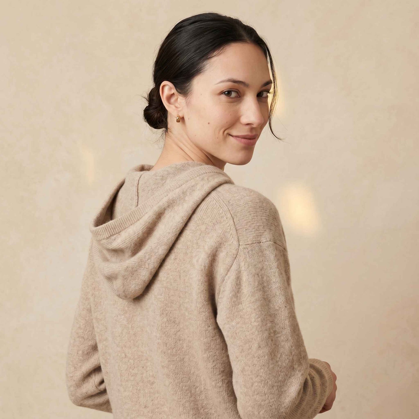 100% Undyed Cashmere Women's Hoodie — Chemical-Free Natural Chyangra Cashmere
