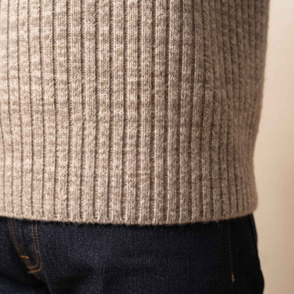 Men's ribbed cashmere crewneck sweater, Signature in Light Grey Melange - view 4