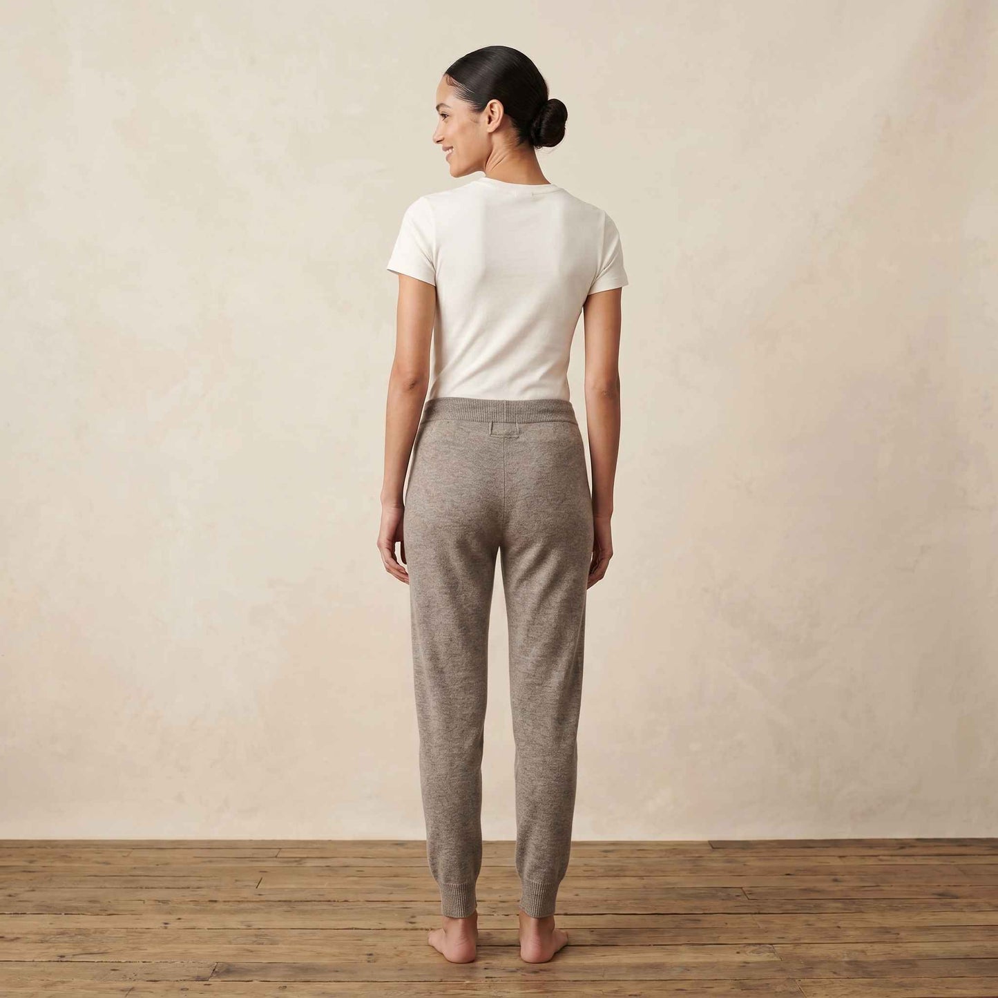 The Zenith Natural Jogger Undyed Himalayan Cashmere For Women
