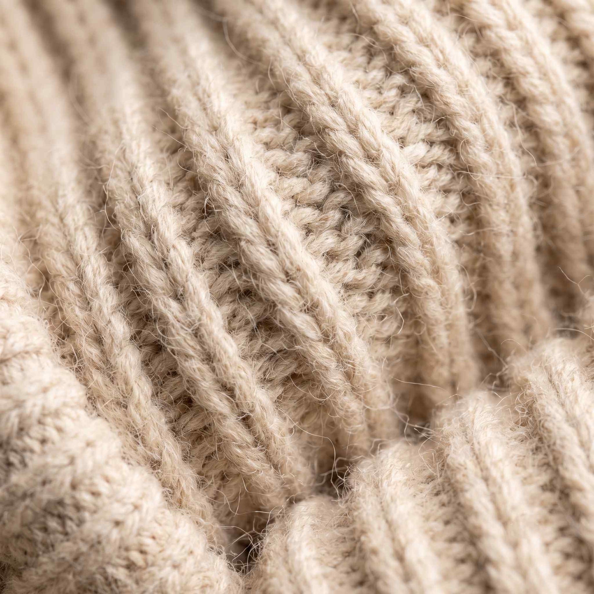 Men's hand-knit ribbed cashmere beanie, Noma in Off White - view 5