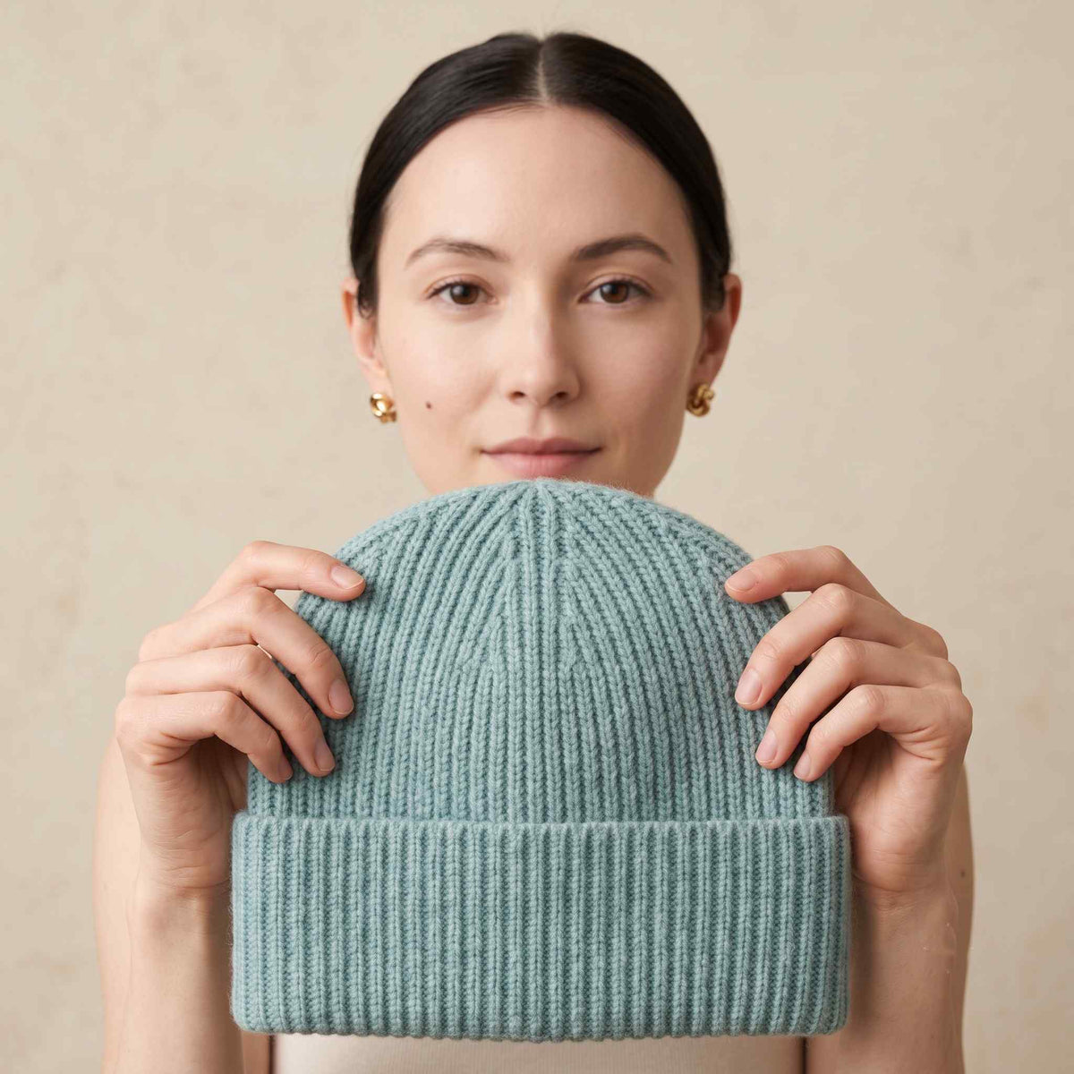 Women's hand-knit cashmere beanie in Heathered Jade - view 5
