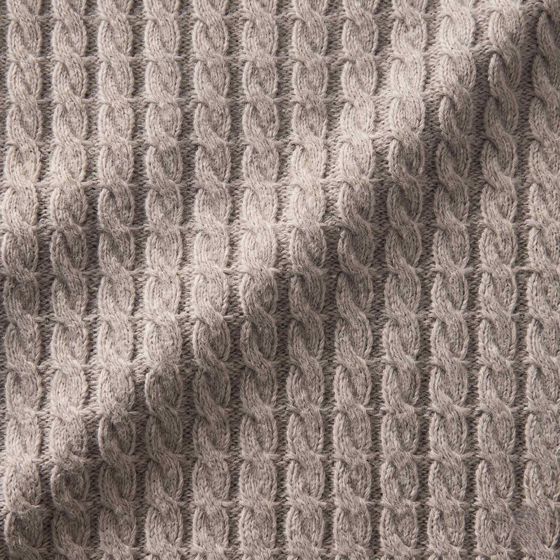 Men's cable-knit cashmere sweater, Atlas in Fog - view 5