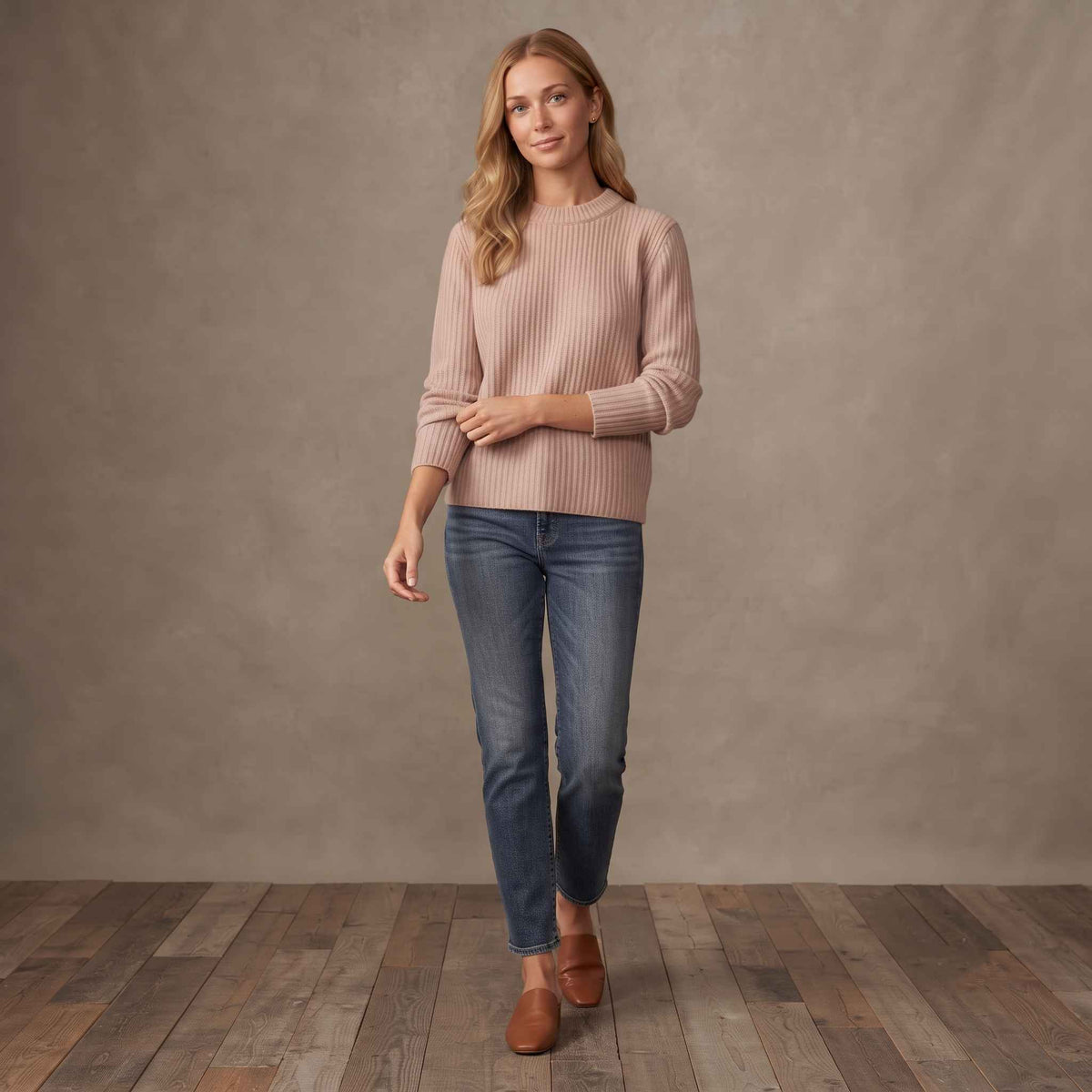 Women's heavyweight ribbed cashmere crewneck sweater in Blush Pink — view 5
