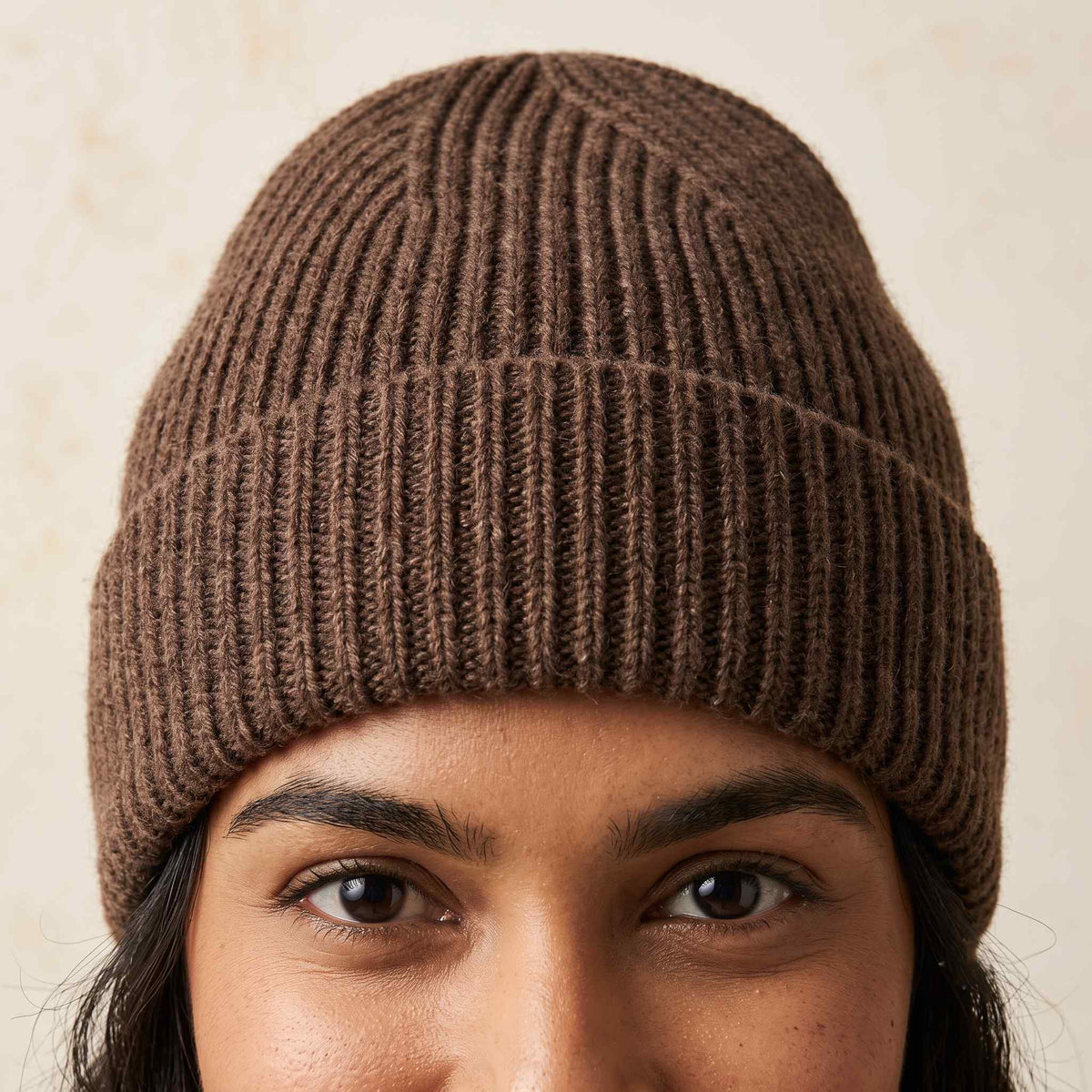 Women's hand-knit cashmere beanie in Brown - view 5