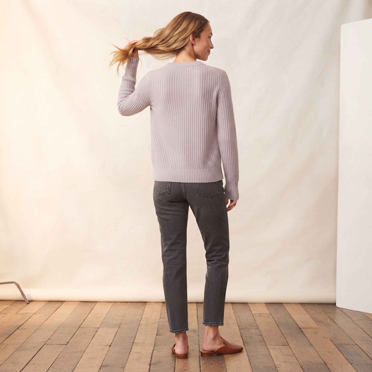 Women's heavyweight ribbed cashmere crewneck sweater in Lilac — view 5