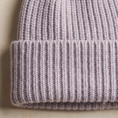 Women's hand-knit cashmere beanie in Lilac - view 6