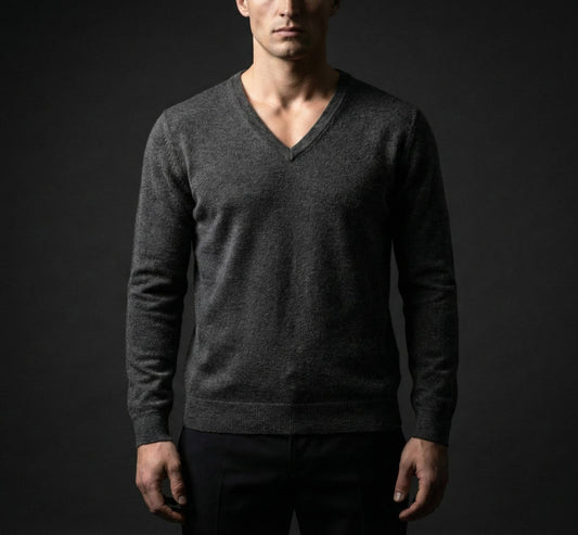 The Executive V-Neck | 100% Undyed Cashmere (200g)