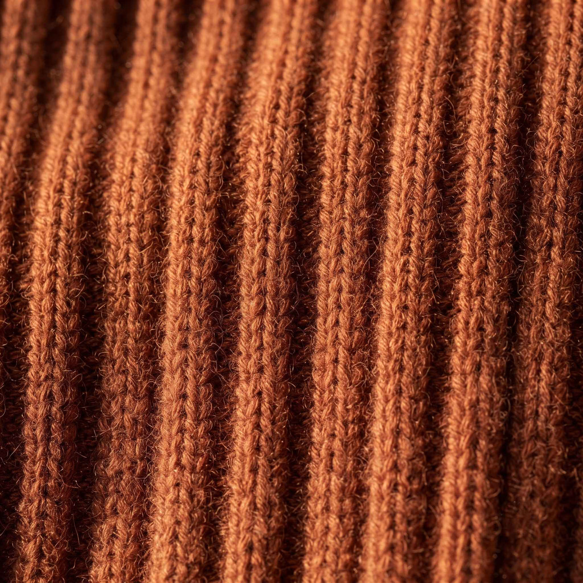 Women's heavyweight ribbed cashmere crewneck sweater in Amber — view 6