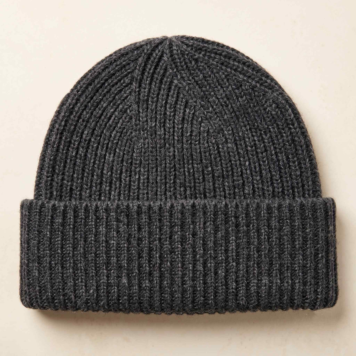 Women's undyed cashmere beanie, natural melange in Dark Grey Melange - view 1
