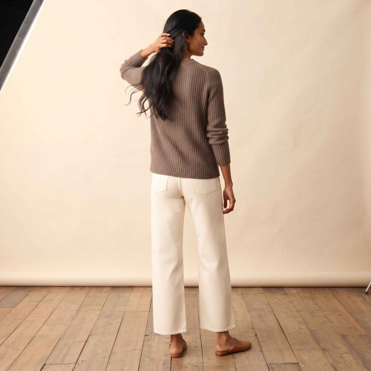 Women's heavyweight ribbed cashmere crewneck sweater in Brown — view 6