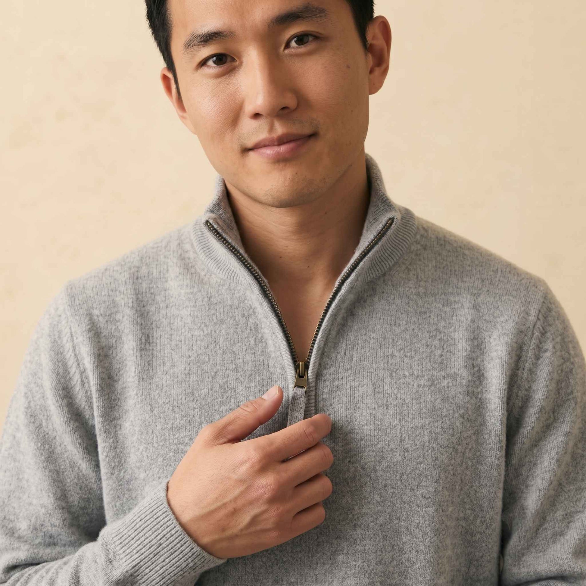 Men's undyed cashmere quarter-zip sweater, Executive in Light Grey Melange - view 2