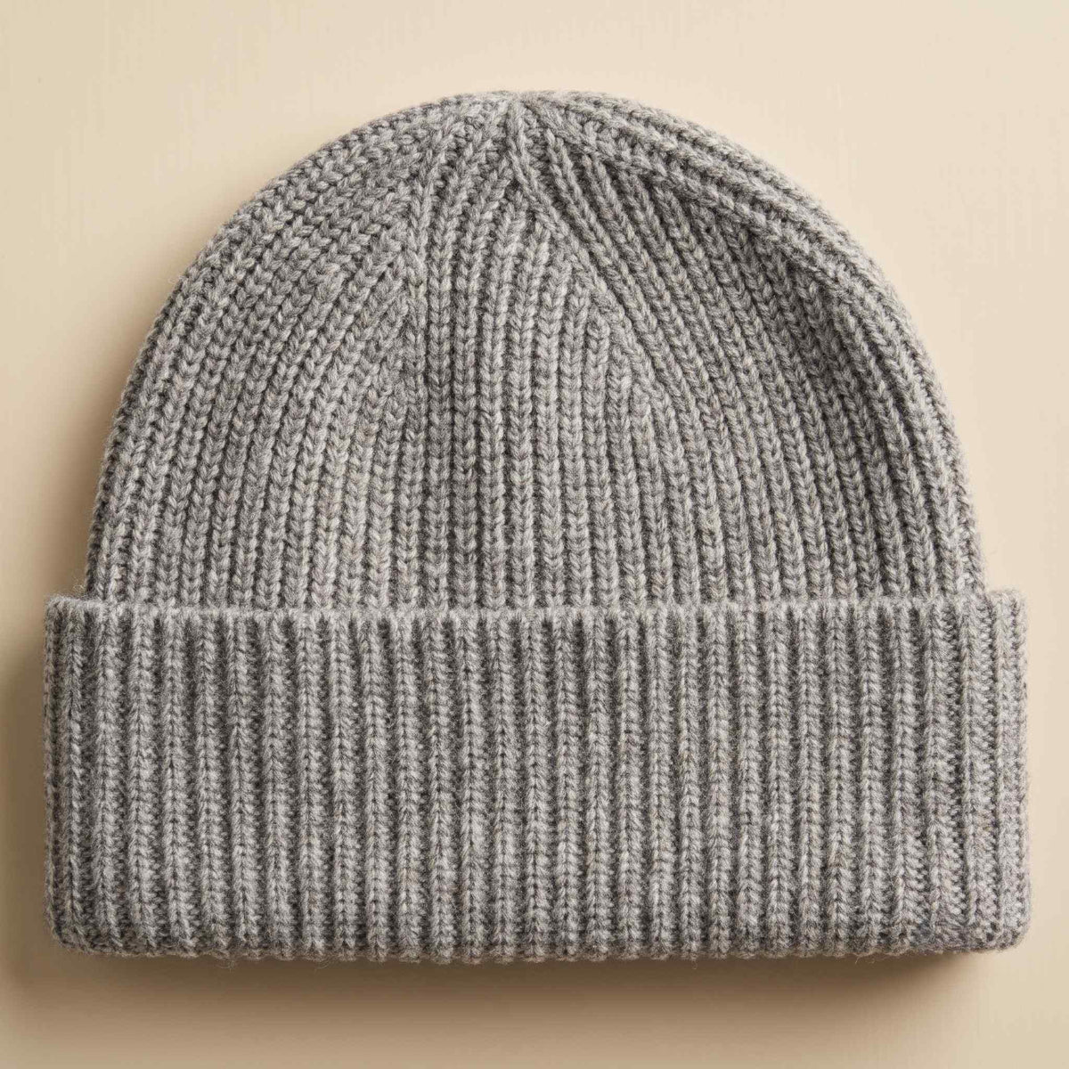 Women's undyed cashmere beanie, natural melange in Light Grey Melange - view 6