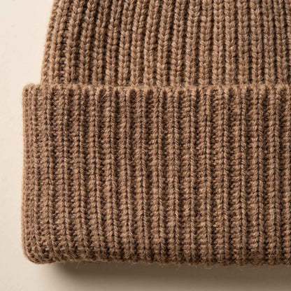 Men's undyed cashmere beanie, natural melange in Toast Melange - view 5