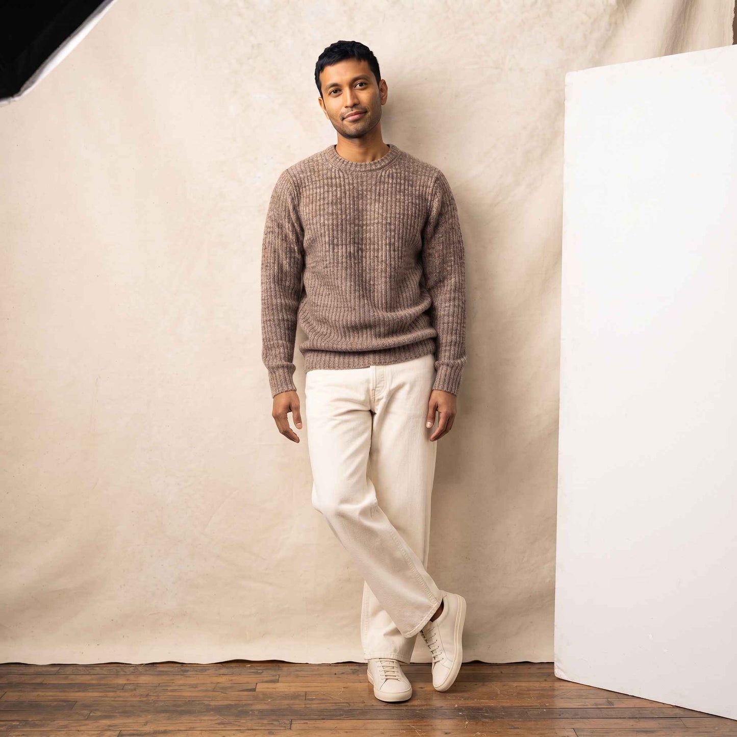 Men's ribbed cashmere crewneck sweater, Signature in Toast Melange - view 6