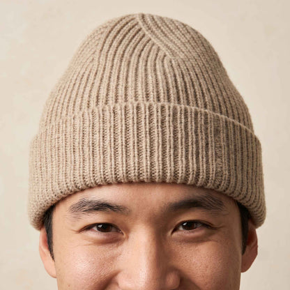 Men's undyed cashmere beanie, natural melange in Oatmeal Melange - view 7