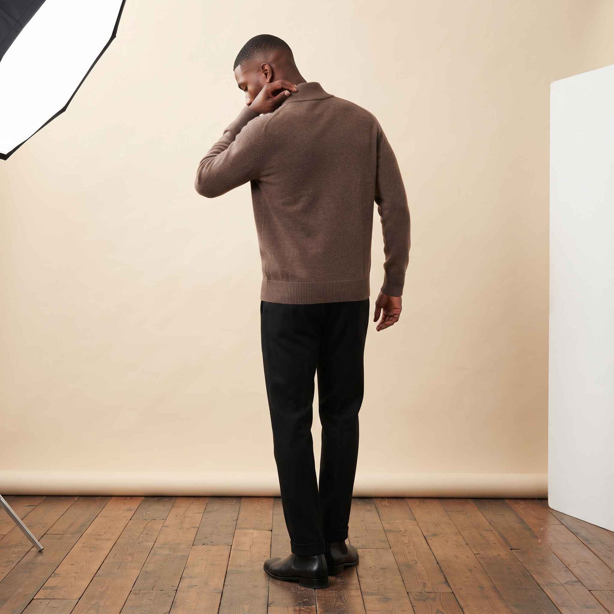 Men's cashmere half-zip sweater, Embrace in Brown - view 6