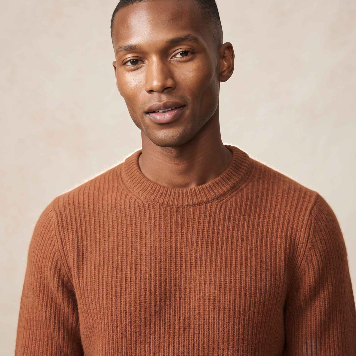 Men's ultra-thick 4-ply cashmere crewneck sweater in Amber — view 7