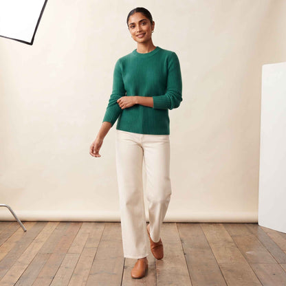 Women's heavyweight ribbed cashmere crewneck sweater in Kelly Green — view 7