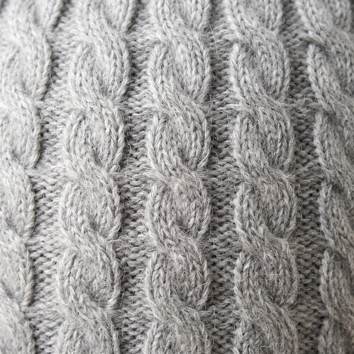 HCLM Men's Undyed Cashmere Beanie - Heritage Cable Knit Light Grey Melange 2