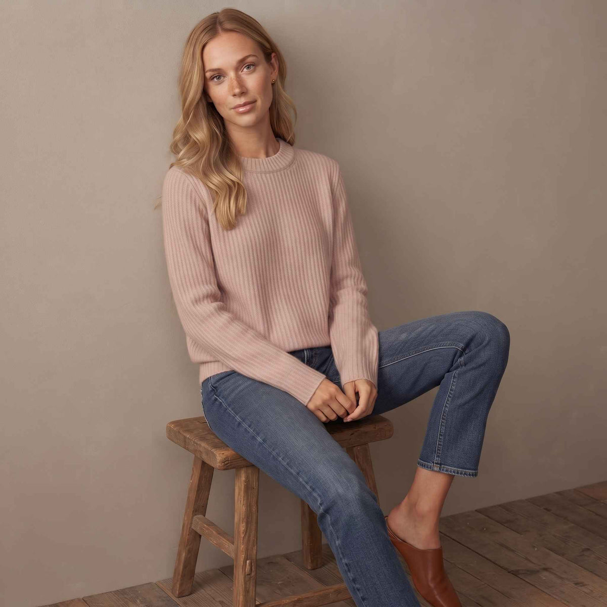 Women's heavyweight ribbed cashmere crewneck sweater in Blush Pink — view 8