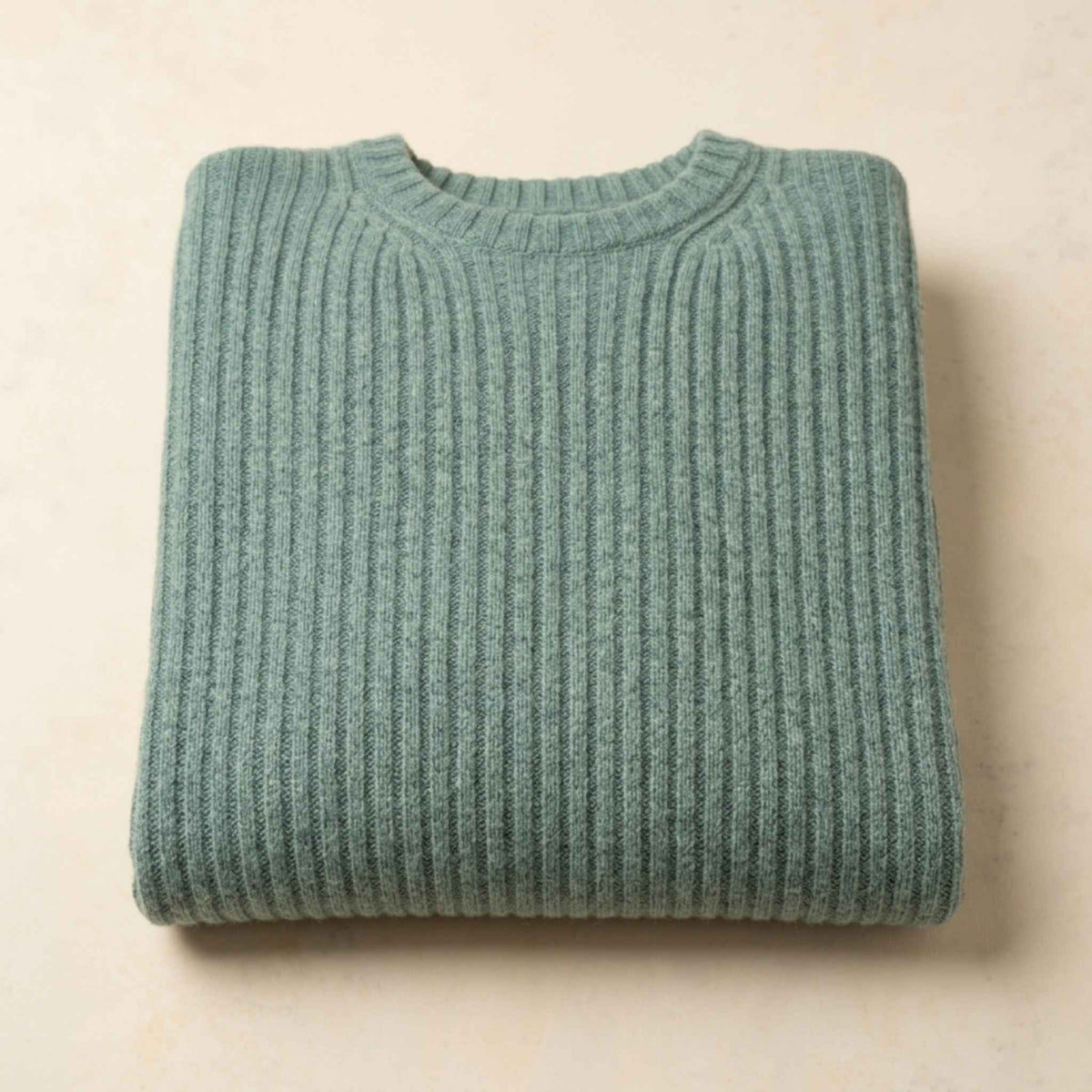 Men's ultra-thick 4-ply cashmere crewneck sweater in Heathered Jade — view 9