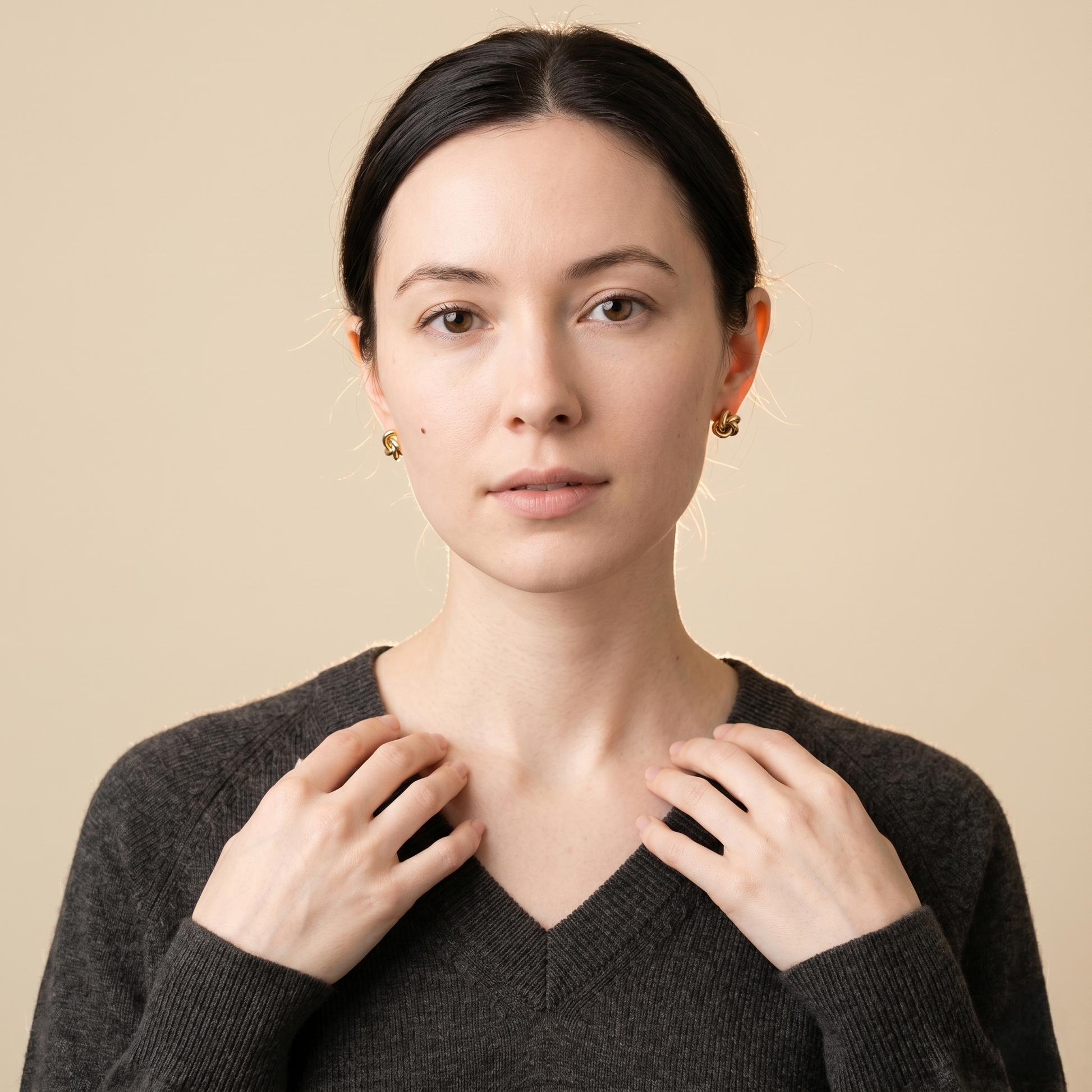 V - Neck Undyed Cashmere Sweater For Women - Boho Black