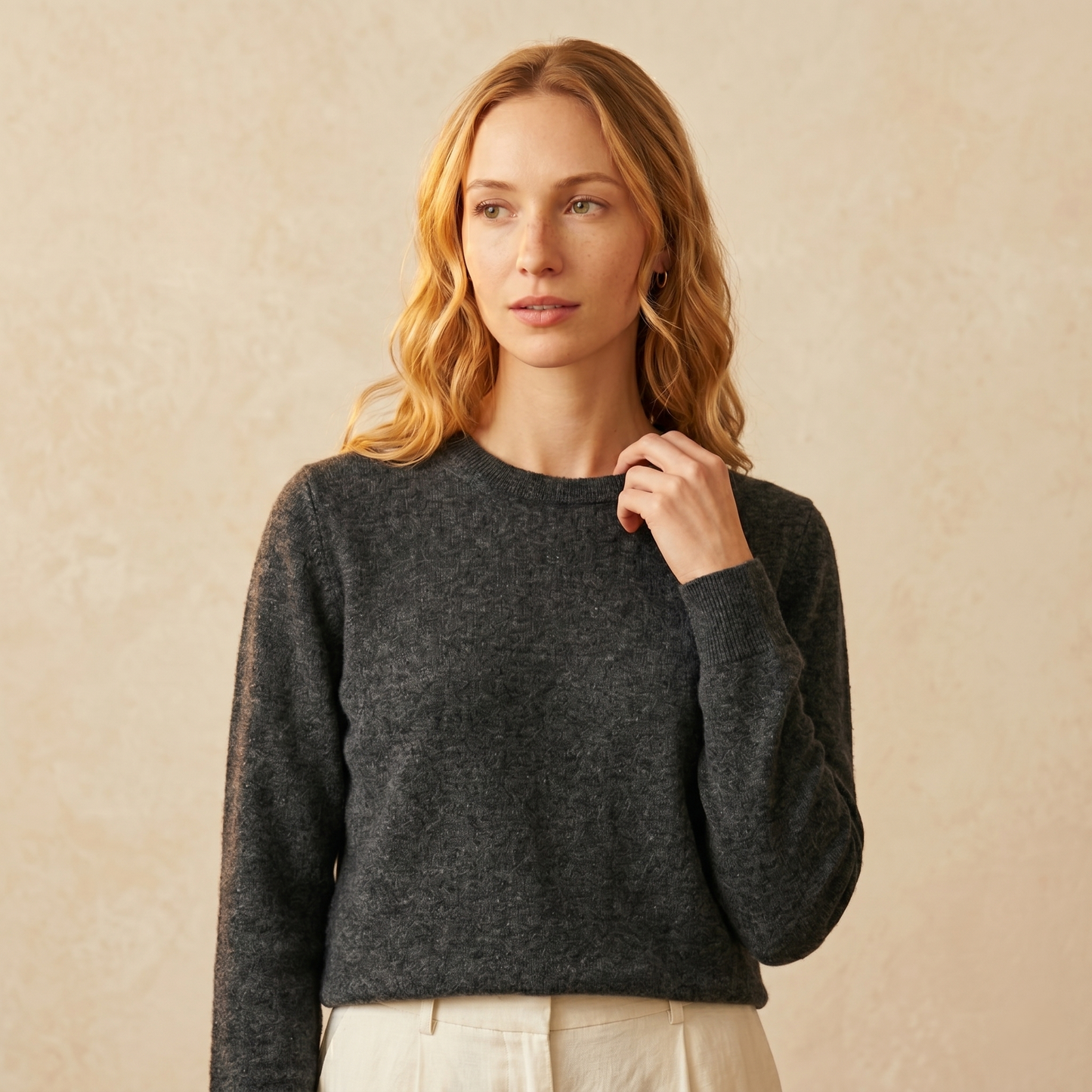 Crewneck Undyed Cashmere Sweater For Women - Aurora Black