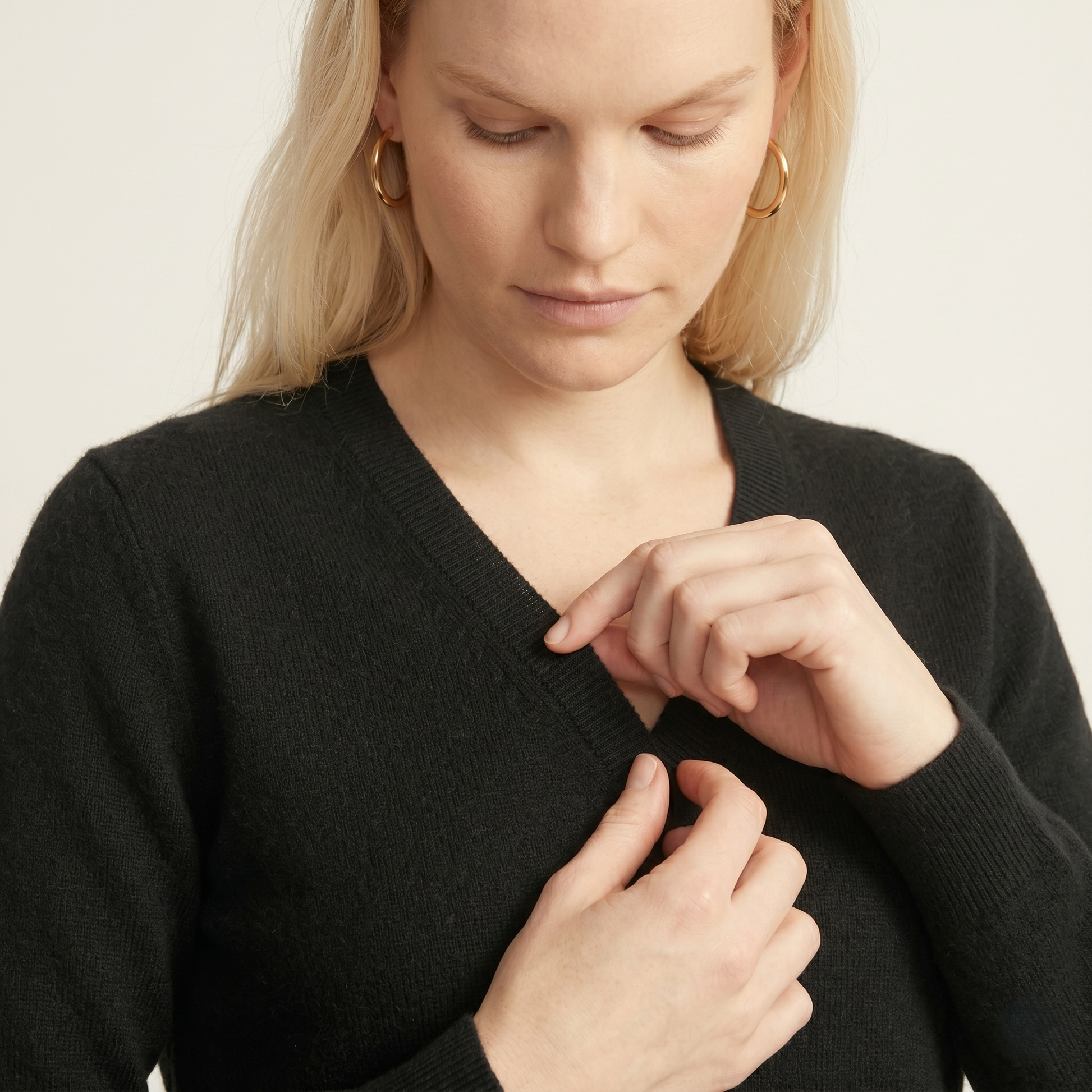 V-Neck Himalayan Cashmere Sweater For Women