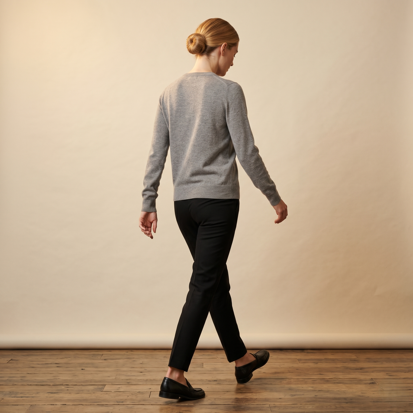 Crewneck Undyed Cashmere Sweater For Women