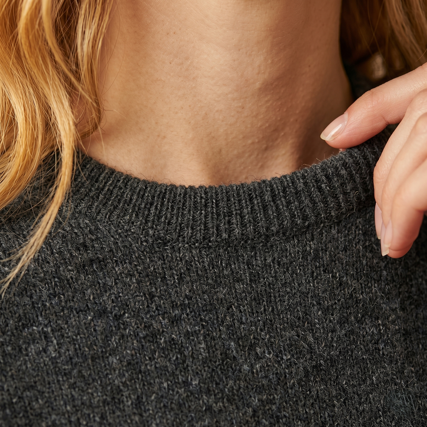 Crewneck Undyed Cashmere Sweater For Women