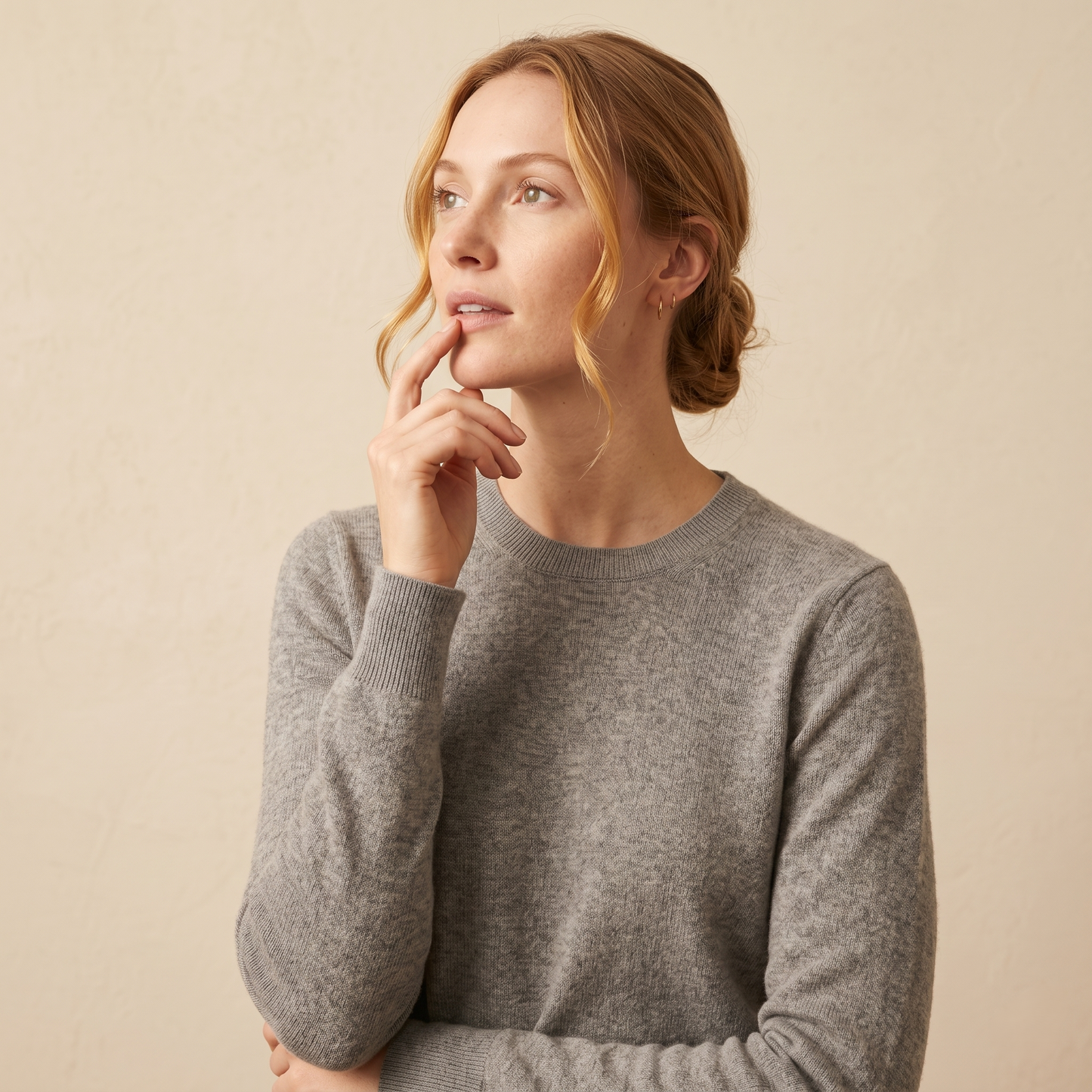 Crewneck Undyed Cashmere Sweater For Women