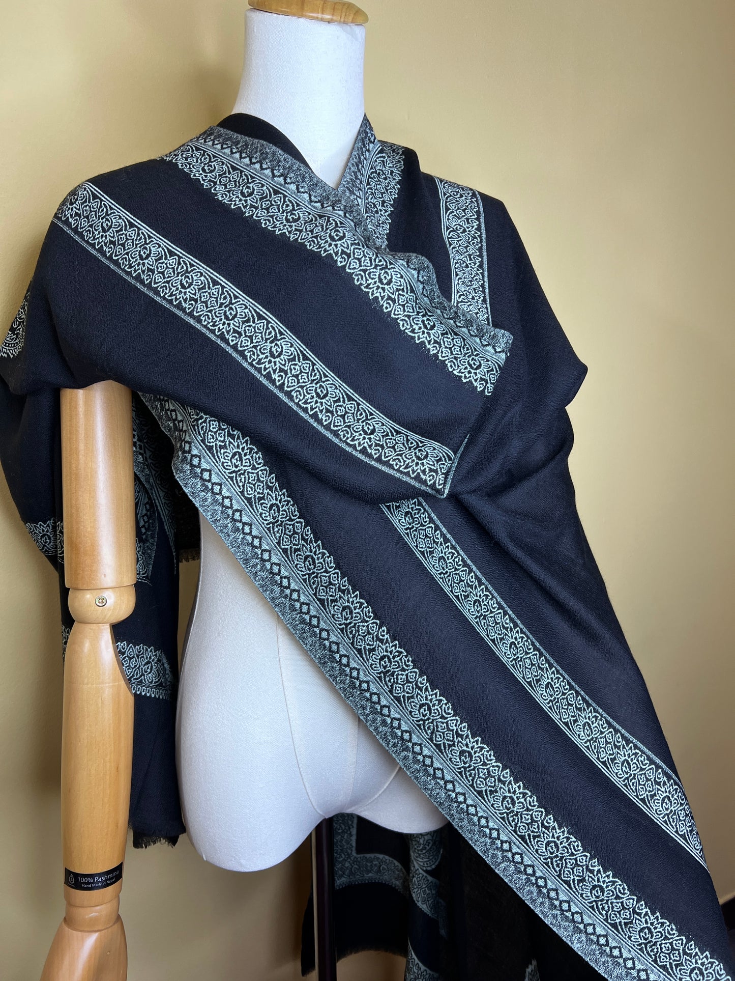 NPIA Certified 100% Pure Himalayan Cashmere Pashmina Shawl - Mustang Midnight Black