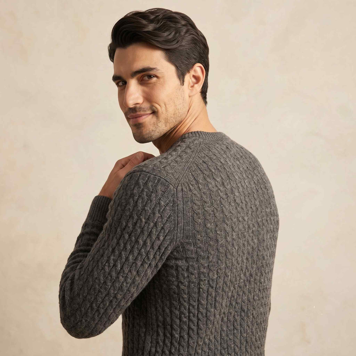 Men's undyed cashmere cable-knit Atlas sweater in Dark Grey Melange — view 2