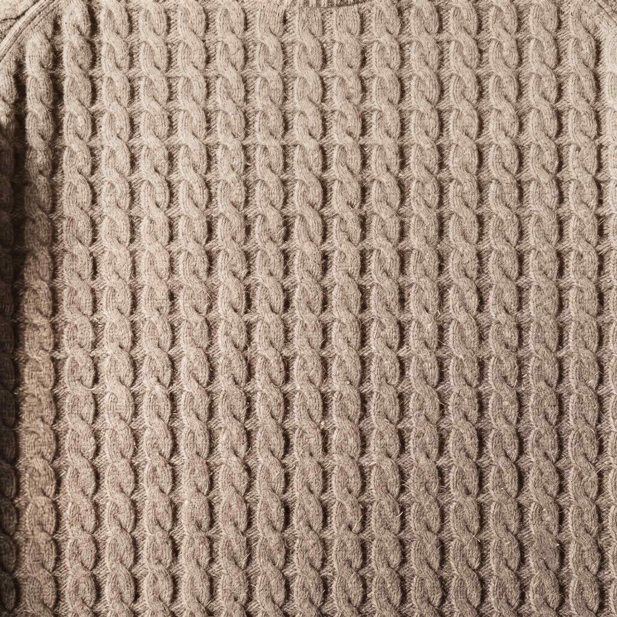 Men's undyed cashmere cable-knit Atlas sweater in Oatmeal Melange — view 5