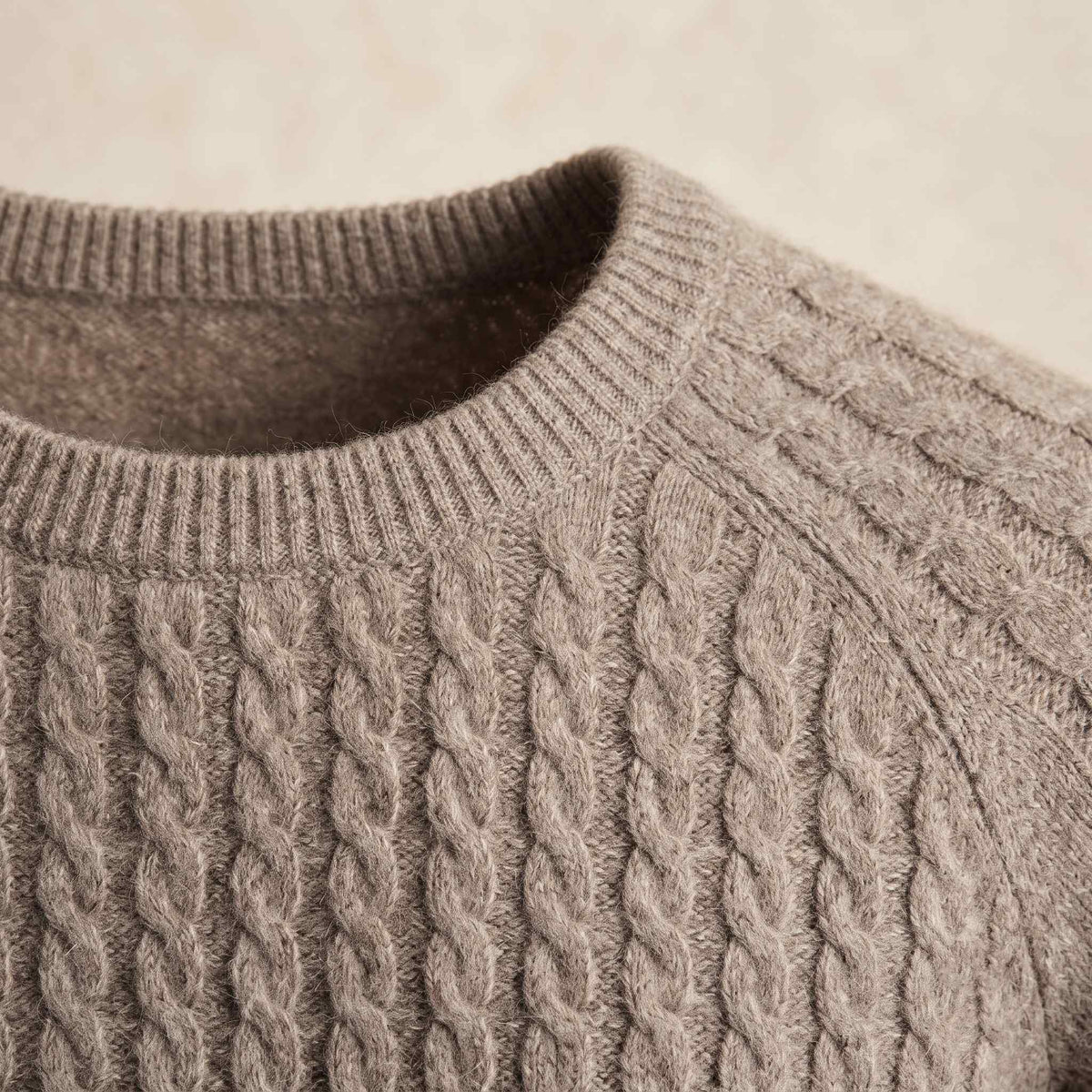 Men's undyed cashmere cable-knit Atlas sweater in Toast Melange — view 5