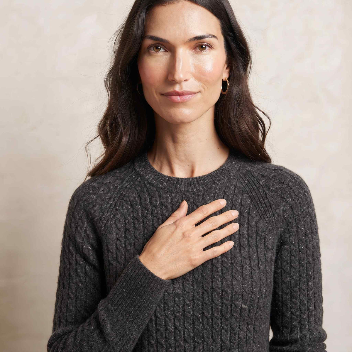 Women's undyed cashmere cable-knit Grace sweater in Dark Grey Melange — view 1