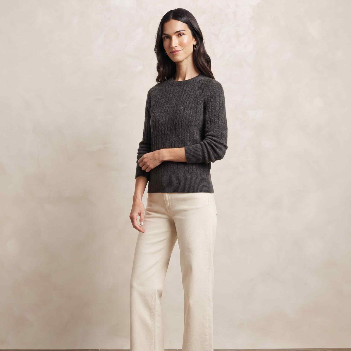 Women's undyed cashmere cable-knit Grace sweater in Dark Grey Melange — view 3