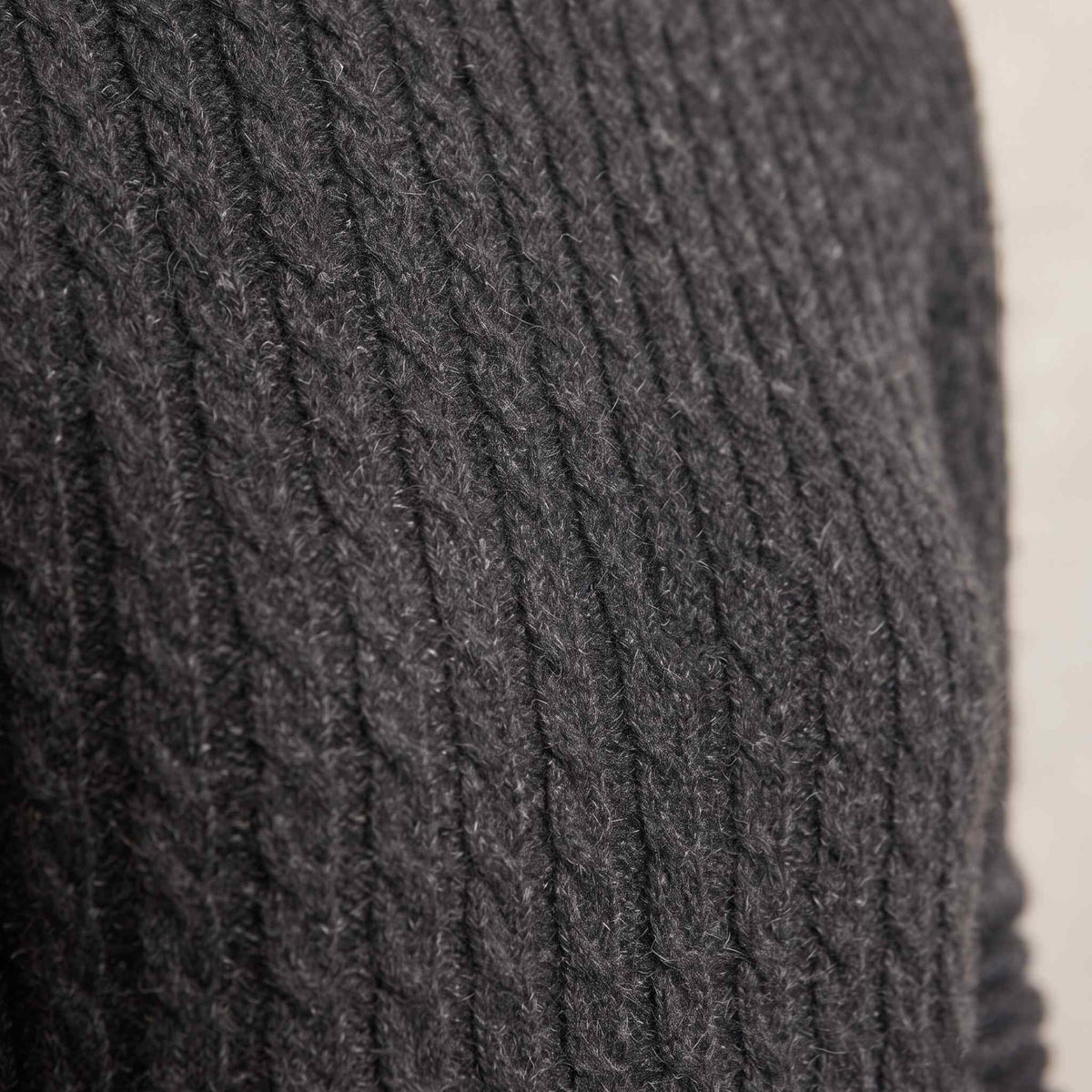 Women's undyed cashmere cable-knit Grace sweater in Dark Grey Melange — view 8