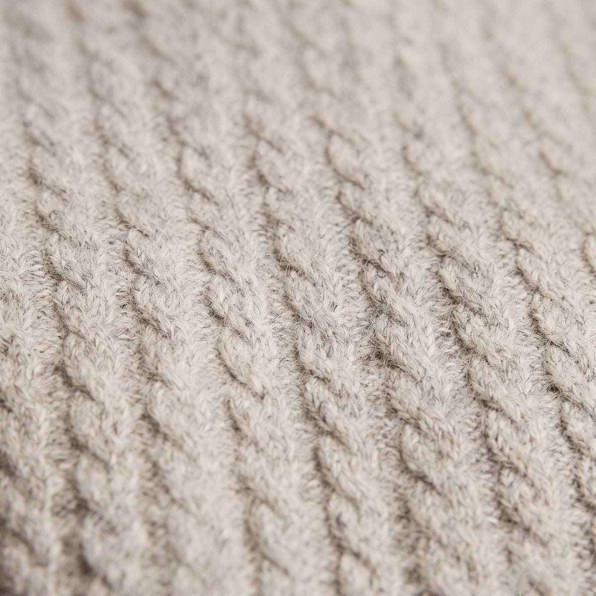 Women's undyed cashmere cable-knit Grace sweater in Light Grey Melange — view 7