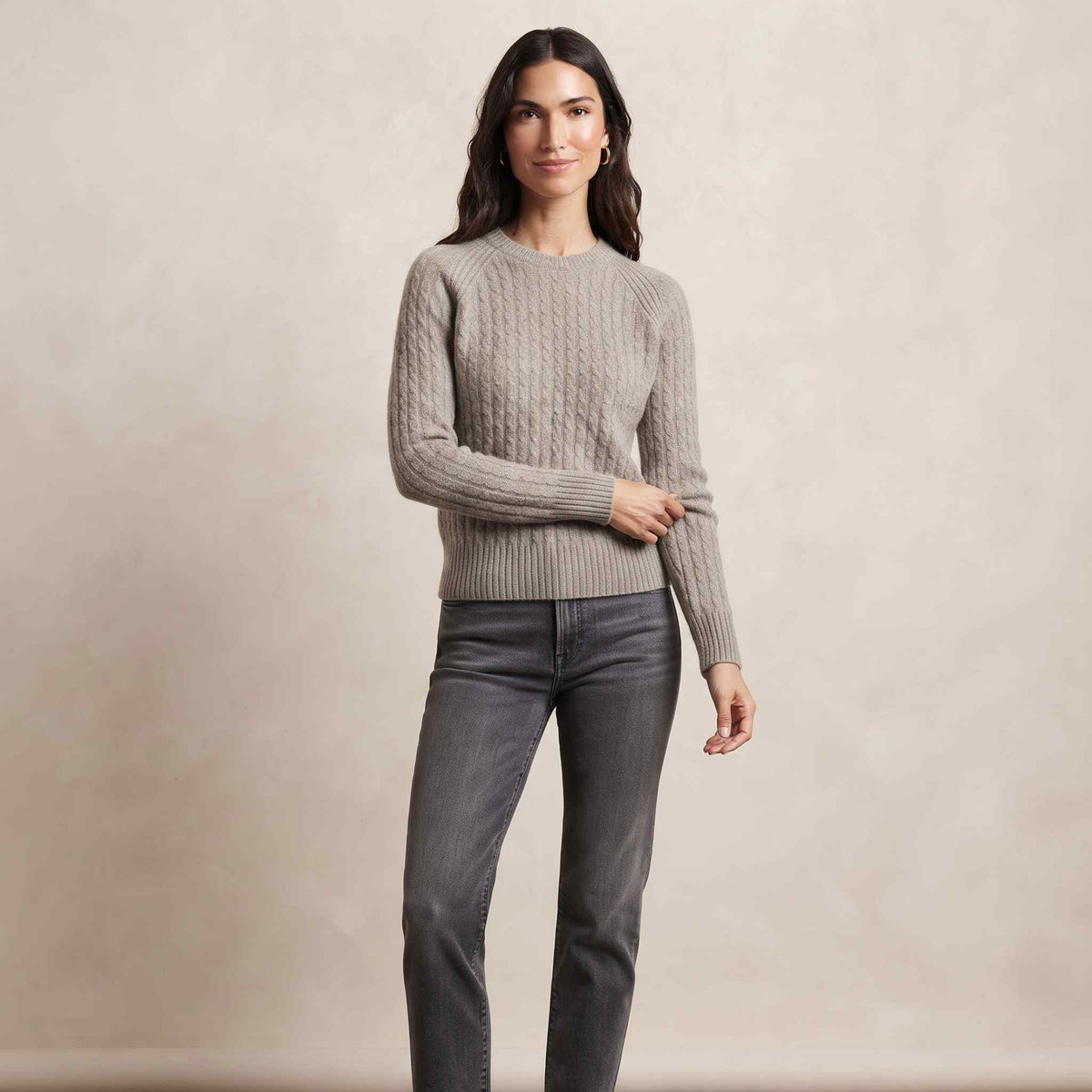 Women's undyed cashmere cable-knit Grace sweater in Mid Grey Melange — view 3