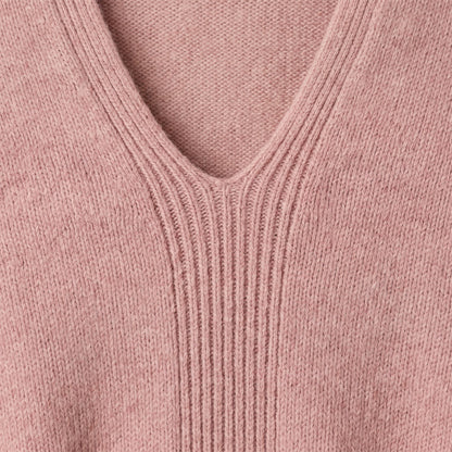Women's V-neck cashmere poncho in Blush Pink — V-neckline detail