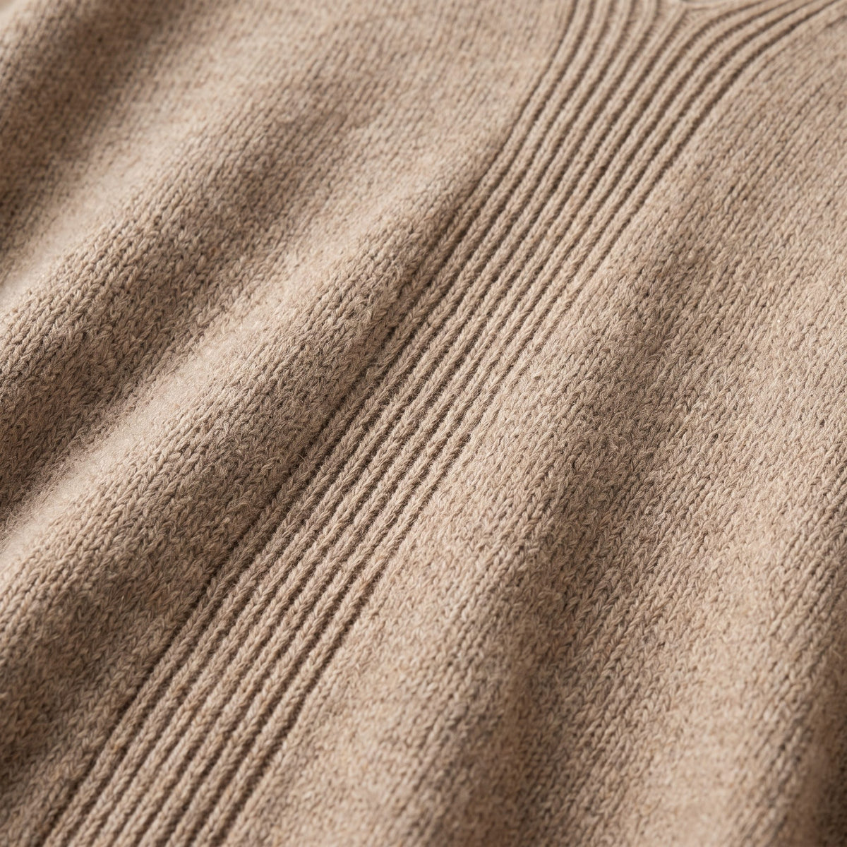 Women's undyed cashmere poncho in Oatmeal Melange — V-neckline detail
