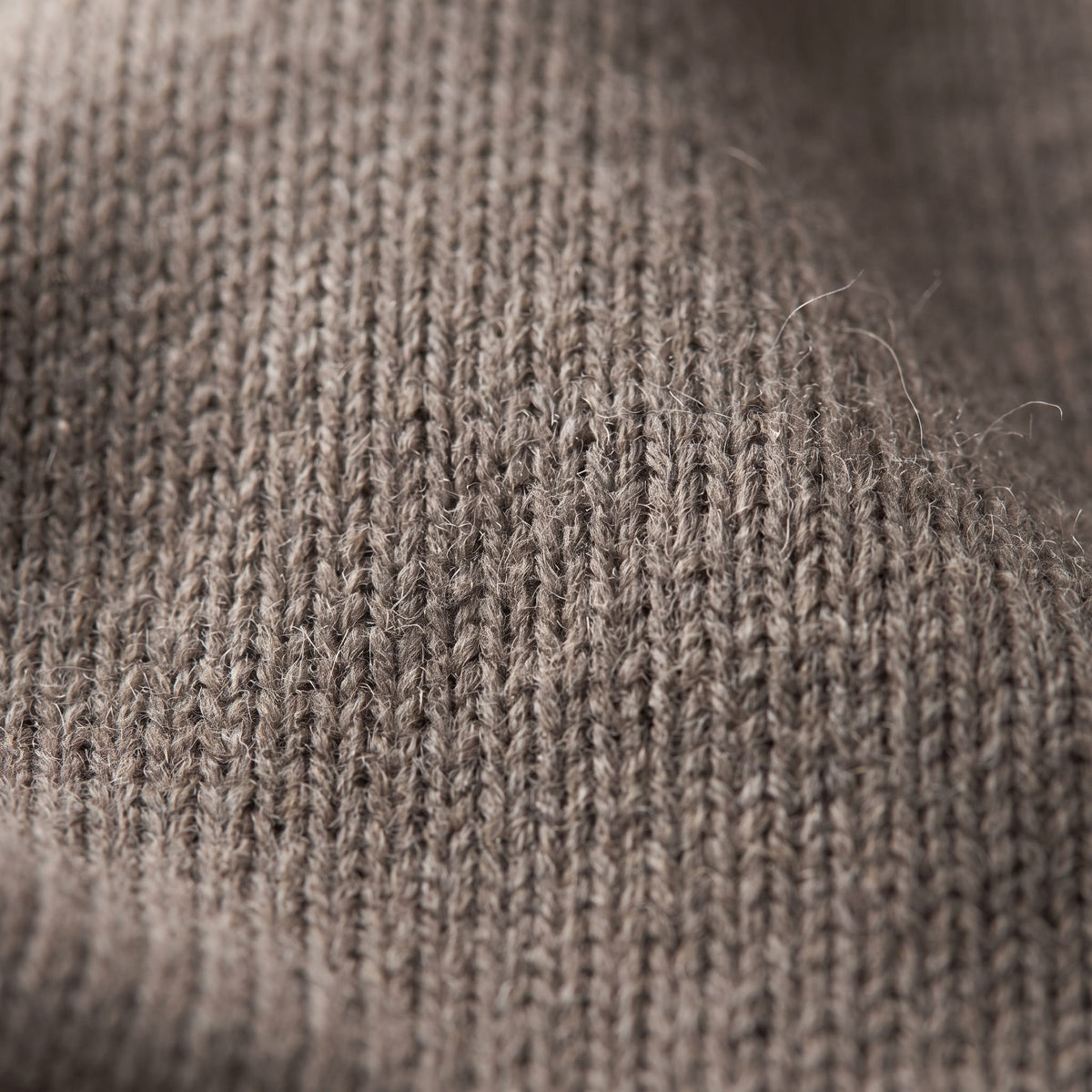 Women's undyed cashmere poncho in Toast Melange — knit texture detail