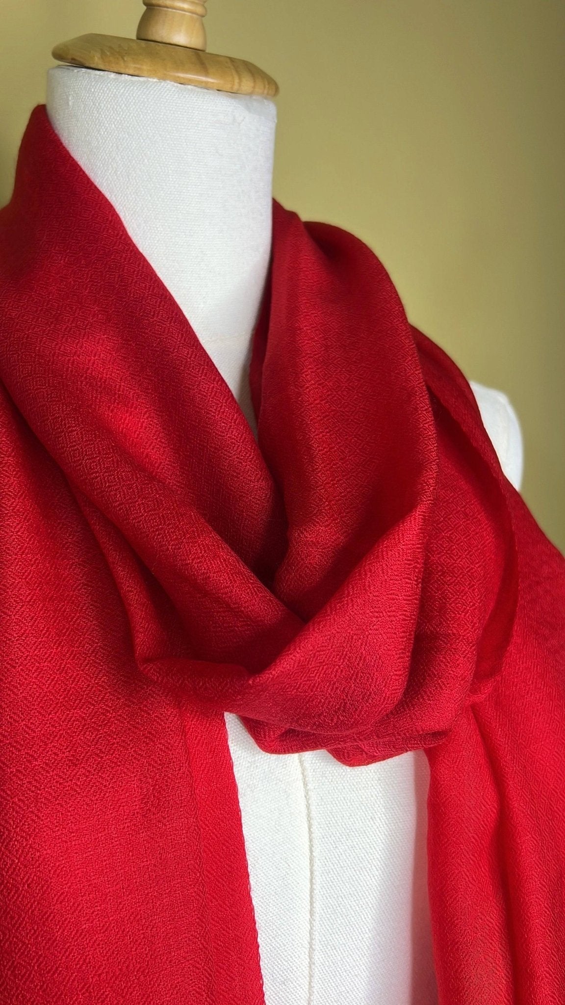 NPIA Certified 100% Pure Himalayan Cashmere Pashmina Shawl - Dolpo Cherry Red - Lumusae