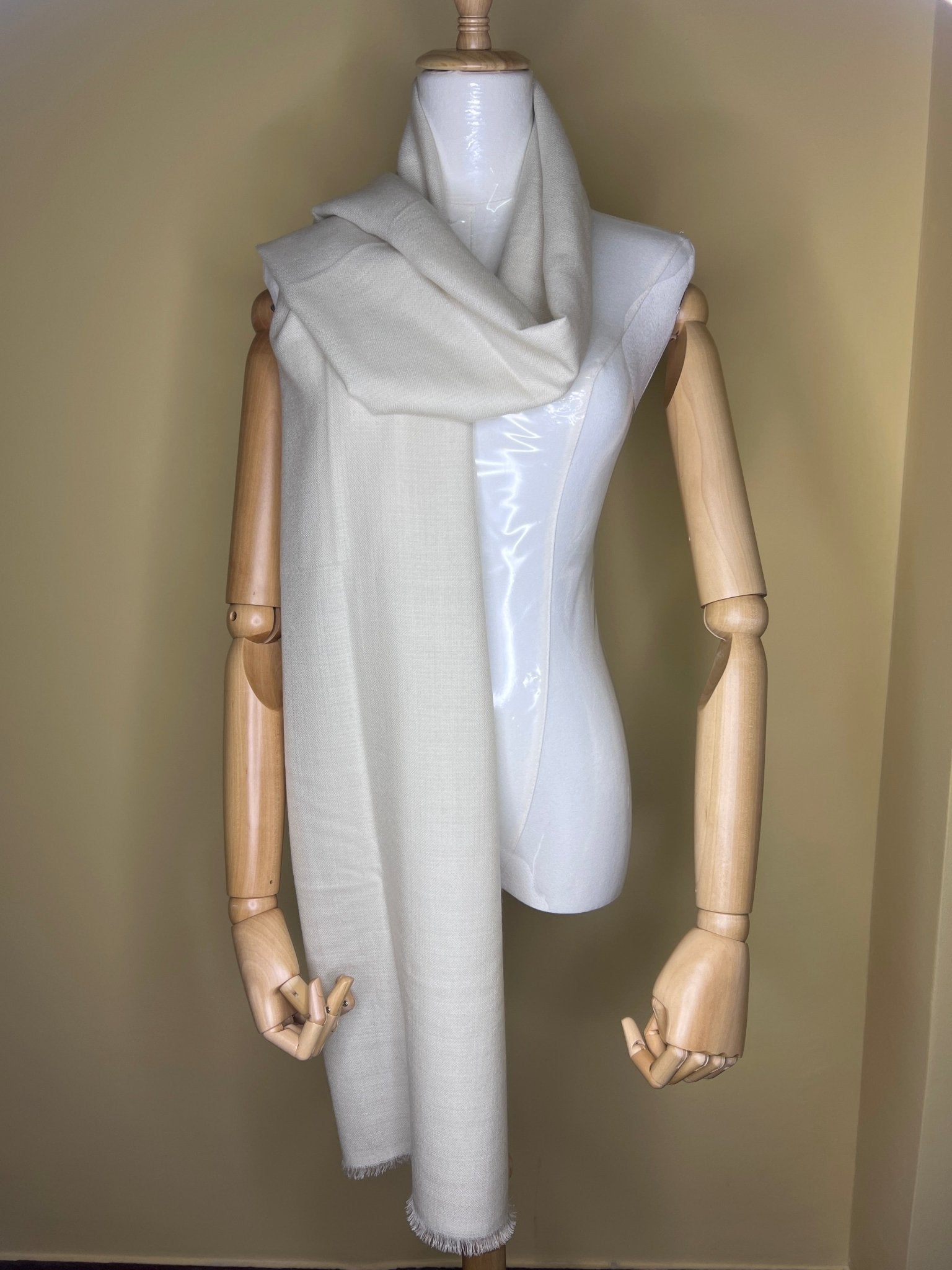 NPIA Certified 100% Pure Himalayan Cashmere Pashmina Shawl - Mustang Everest White - Lumusae