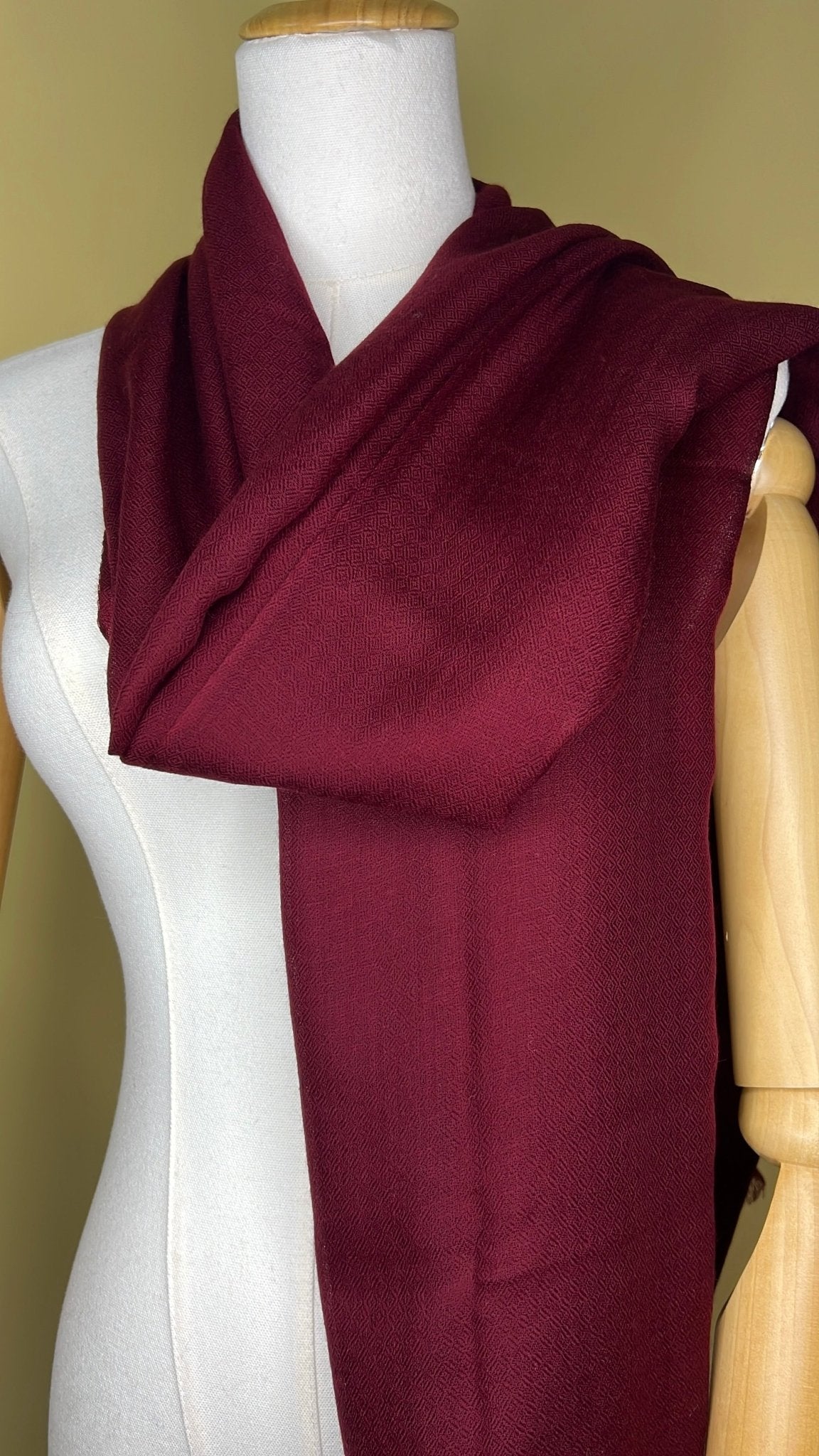 NPIA Certified 100% Pure Himalayan Cashmere Pashmina Shawl - Mustang Wine Red - Lumusae
